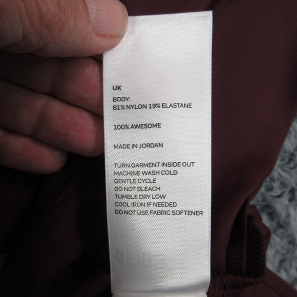 FIGS Tunic Womens XL Burgundy Alma Slim Crewneck Scrub Top Moisture Pockets NWT - Picture 14 of 16